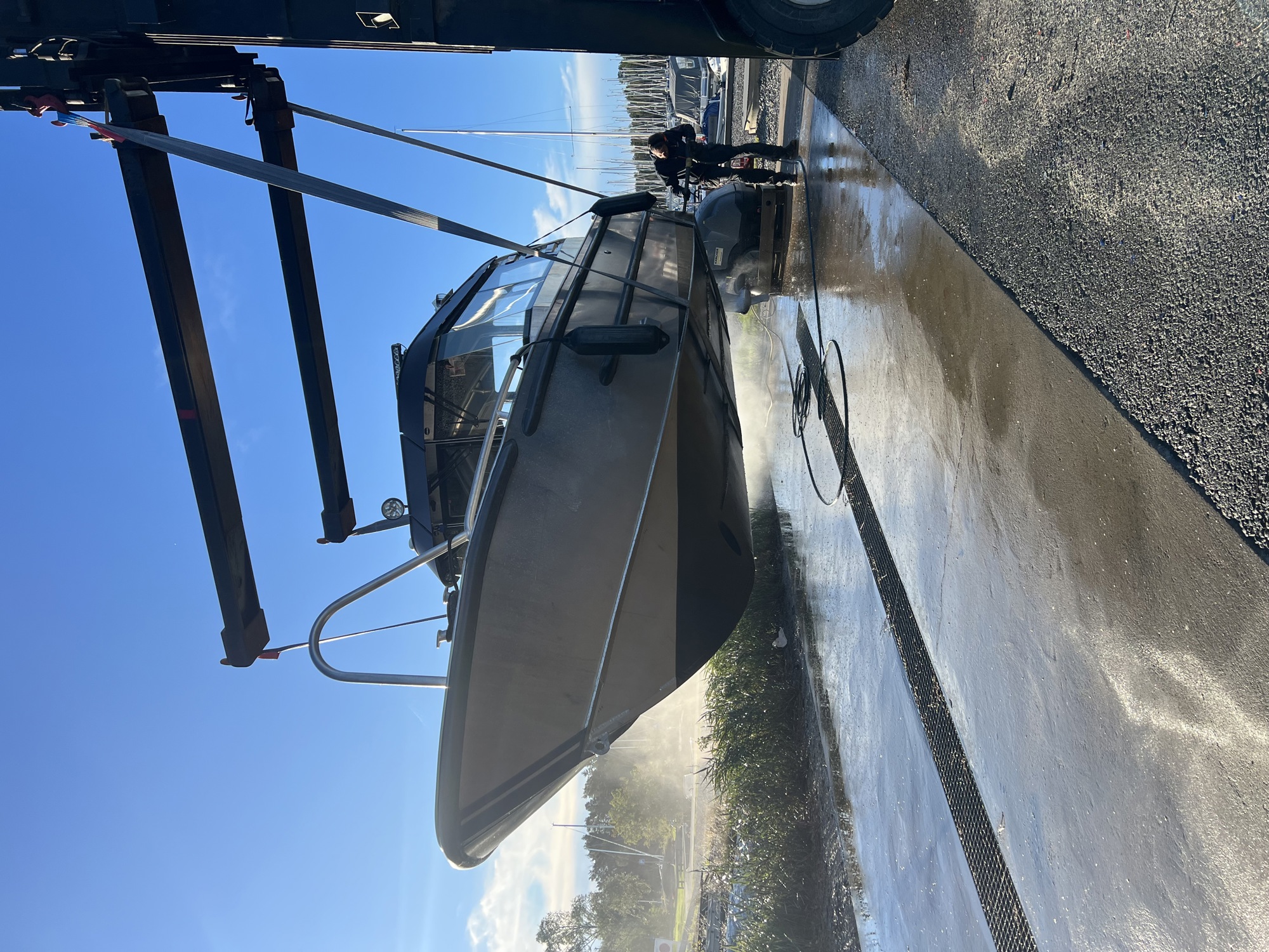 150 båtar i veckan lyft på Bullandö